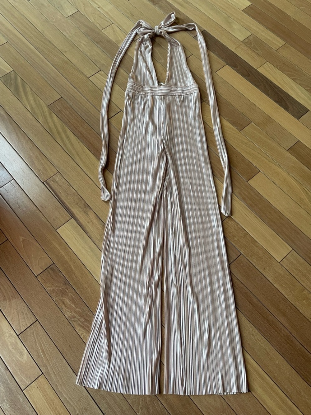 Miss Circle New York Pleated Halter Glam Jumpsuit NWT XS Blush Pink Satin - Picture 2 of 16